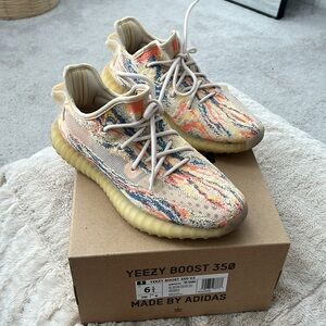 Yeezy Boost 350 V2 MX Oat in a size 6 1/2 men!